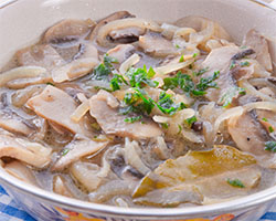 Champiñones con Cebolla